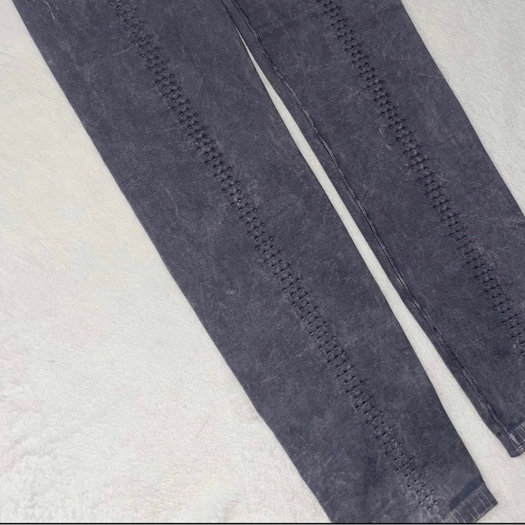 FREE PEOPLE GOOD KARMA LEGGINGS SIZE M/L.. brand new!! Washed black #67 - Picture 4 of 6